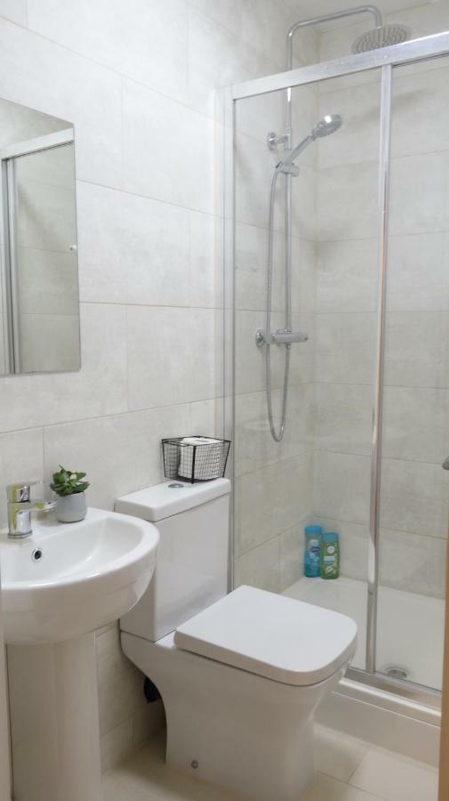 AshfordLuxury 2 Bed 2 Bath - Free Parking - 5Min To Airport - Sleeps 6アパートメント エクステリア 写真